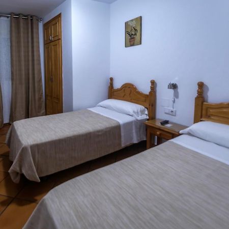 Hostal San Ramon Marbella Bagian luar foto