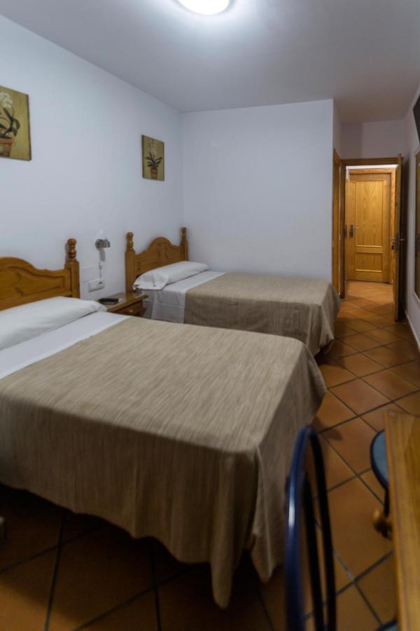 Hostal San Ramon Marbella Bagian luar foto